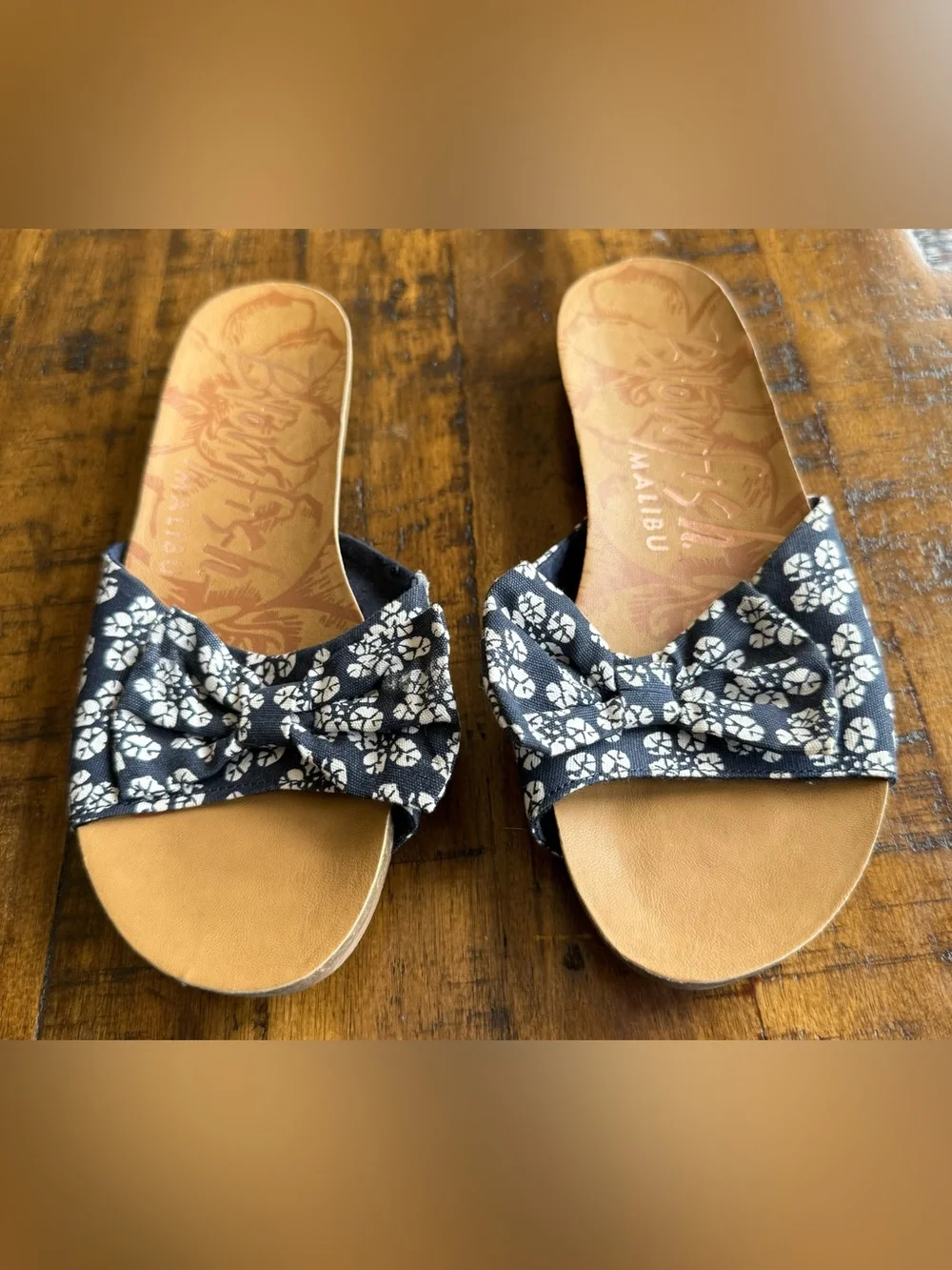 Blowfish Navy Floral Knot Slide Sandals with Tan Footbed size 7.5